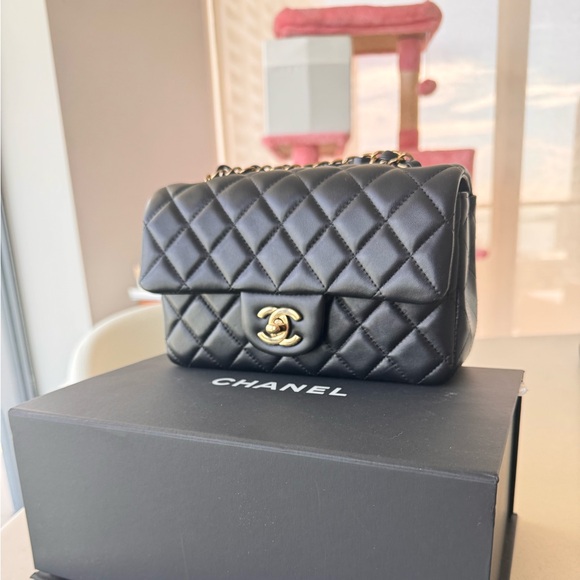 🖤 CHANEL MINI CLASSIC FLAP 🖤 - Picture 1 of 15